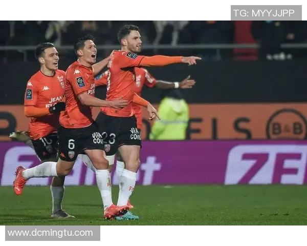 里昂足球队的辉煌历程与未来展望：从历史传奇到现代竞技的蜕变之路